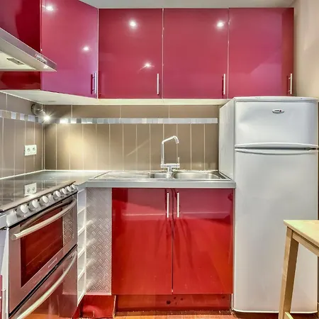 Charming Parisian Retreat In The Heart Of The